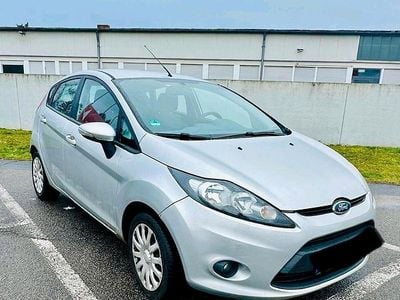 Silber Gebraucht 2009 Ford Fiesta Trend Kleinwagen | 4.700 € (Fairer Preis)