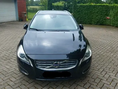 Gebraucht Volvo V60 Summum 163 PS (119 kW) 2011 Schwarz Kombi