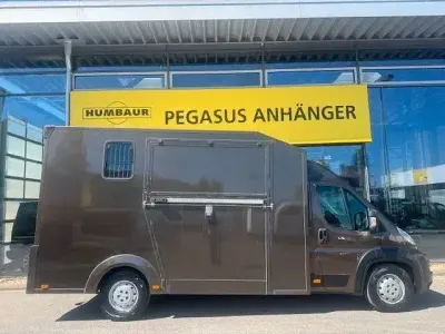 Gebraucht Peugeot Boxer 131 PS (96 kW) 2012 Braun Van
