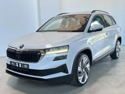 Używany Skoda Karoq Tour 150 KM (110 kW) 2023 Biały SUV