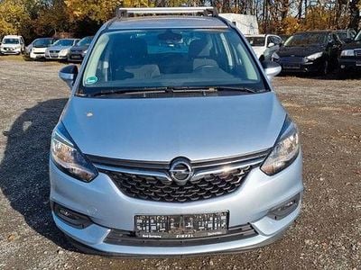 Silber Gebraucht 2018 Opel Zafira Edition Van / Kleinbus | 9.500 € (Fairer Preis)