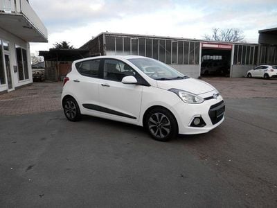 Gebraucht Hyundai i10 Style 87 PS (63 kW) 2016 Weiß Kleinwagen