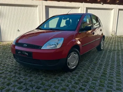 Gebraucht Ford Fiesta 70 PS (51 kW) 2003 Rot Kleinwagen