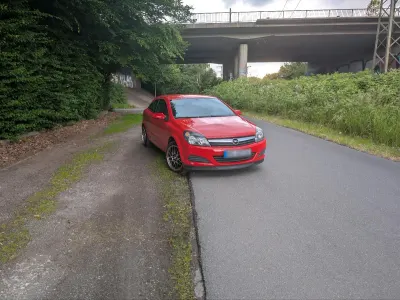 Gebraucht Opel Astra GTC 140 PS (102 kW) 2006 Rot Coupé