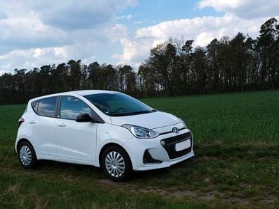 Usata Hyundai i10 YES! 87 CV (63 kW) 2019 Bianco Utilitaria