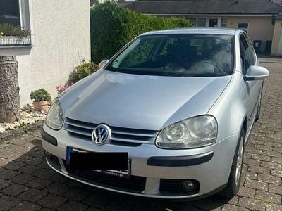 Silber Gebraucht 2005 VW Golf V Trendline Kleinwagen | 2.300 € (Guter Preis)