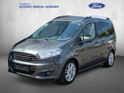 Gebraucht Ford Tourneo Courier Titanium 101 PS (74 kW) 2016 Grau Van / Kleinbus