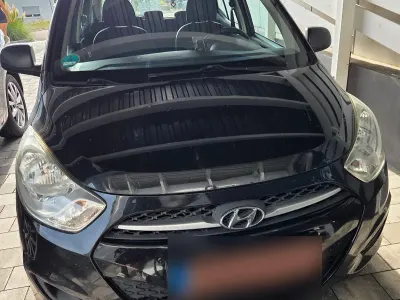 Gebraucht Hyundai i10 69 PS (50 kW) 2011 Schwarz Kleinwagen