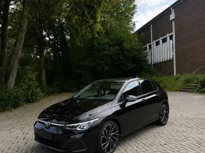Gebraucht VW Golf VIII 150 PS (110 kW) 2020 Schwarz Kleinwagen