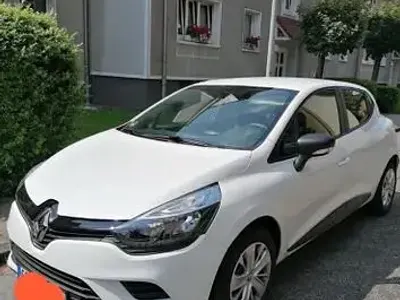 Gebraucht Renault Clio LIMITED 73 PS (53 kW) 2017 Weiß Limousine