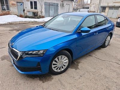 Używany Skoda Octavia Essence 110 KM (80 kW) 2025 Niebieski Sedan/Limuzyna