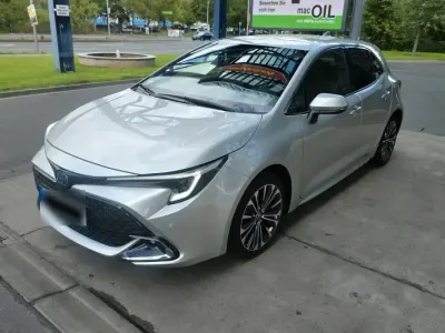 Gebraucht Toyota Corolla Hybrid Team 140 PS (102 kW) 2024 Silber Limousine