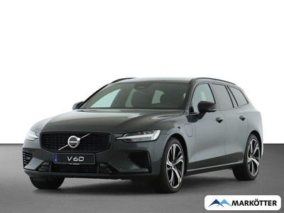 Grün Neu 2025 Volvo V60 Plus Kombi | 68.990 €