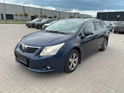 Gebraucht Toyota Avensis Executive 126 PS (92 kW) 2010 Blau Kombi