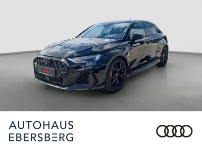 Gebraucht Audi RS3 Sport 400 PS (294 kW) 2026 Schwarz Limousine
