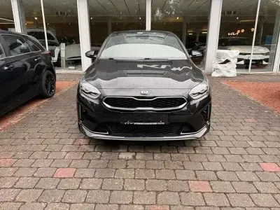 Gebraucht Kia Ceed 140 PS (102 kW) 2019 Schwarz Kleinwagen