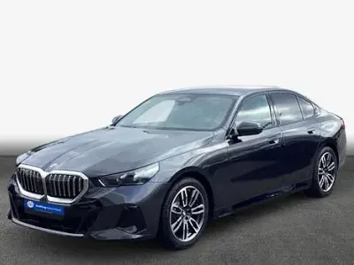 Nowe BMW 520 Performance 197 KM (144 kW) 2026 Szary Sedan/Limuzyna