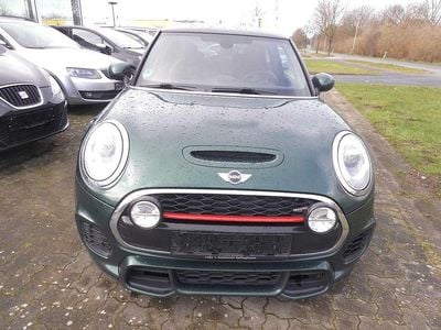 Gebraucht Mini John Cooper Works 265 PS (194 kW) 2018 British racing green ii metall Kleinwagen