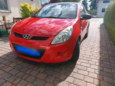Gebraucht Hyundai i20 Edition 78 PS (57 kW) 2010 Rot Kleinwagen