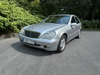 Gebraucht Mercedes C180 Classic 143 PS (105 kW) 2003 Silber Limousine