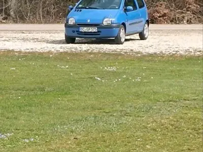 Używany Renault Twingo 58 KM (42 kW) 2007 Niebieski Hatchback