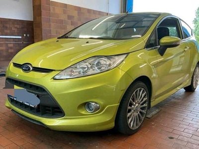 Gebraucht Ford Fiesta Titanium 97 PS (71 kW) 2011 Grün Kleinwagen