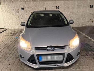 Gebraucht Ford Focus 143 PS (105 kW) 2012 Grau Kleinwagen