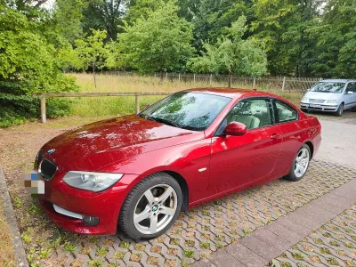 Gebraucht BMW 320 170 PS (125 kW) 2010 Rot Coupé