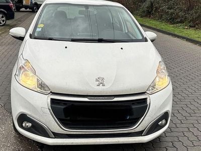 Weiß Gebraucht 2019 Peugeot 208 Active Kleinwagen | 5.499 € (Guter Preis)