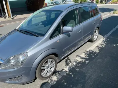Gebraucht Opel Zafira Edition 120 PS (88 kW) 2010 Silber Van / Kleinbus