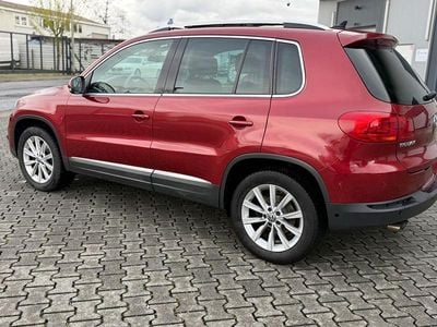Gebraucht VW Tiguan Sportline 122 PS (89 kW) 2012 Rot SUV