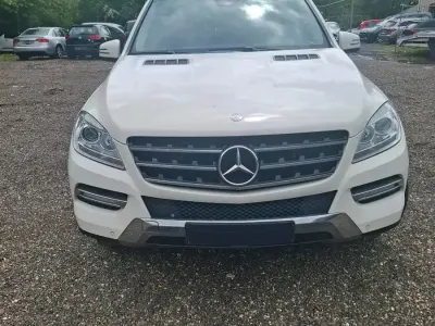 Gebraucht Mercedes ML350 204 PS (150 kW) 2012 Weiß SUV