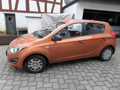 Gebraucht Hyundai i20 86 PS (63 kW) 2014 Orange Kleinwagen