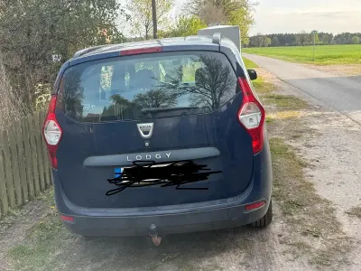 Używany Dacia Lodgy 80 KM (58 kW) 2015 Niebieski Minivan