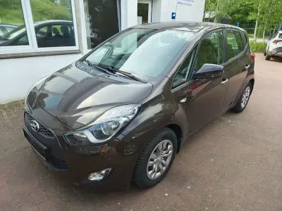 Gebraucht Hyundai ix20 90 PS (66 kW) 2017 Braun Kleinwagen