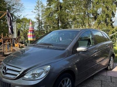 Usata Mercedes B200 140 CV (102 kW) 2005 Grigio Monovolume