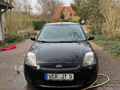 Second-hand Ford Fiesta Ambiente 60 CP (44 kW) 2007 Negru Hatchback