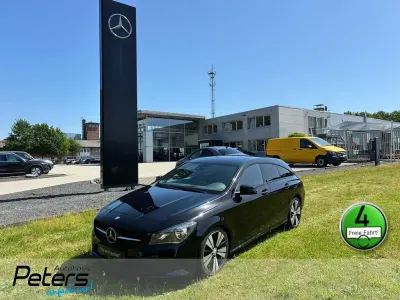 Gebraucht Mercedes CLA220 Shooting Brake Urban 177 PS (130 kW) 2017 Nachtschwarz uni Kombi