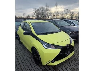 Gebraucht Toyota Aygo X-cite 69 PS (50 kW) 2016 Gelb Kleinwagen