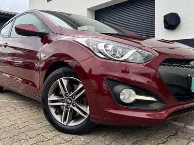 Gebraucht Hyundai i30 110 PS (80 kW) 2017 Wein Coupé