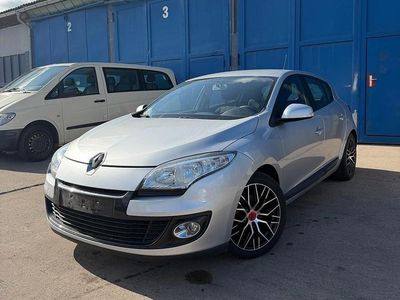 Gebraucht Renault Mégane 101 PS (74 kW) 2013 Silber Limousine