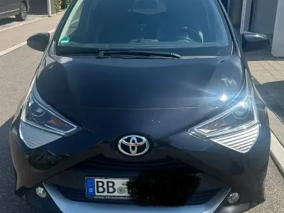 Gebraucht Toyota Aygo 72 PS (52 kW) 2020 Schwarz Kleinwagen