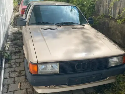 Używany Audi 80 88 KM (64 kW) 1986 Złoty Sedan/Limuzyna