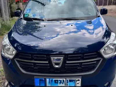 Gebraucht Dacia Lodgy Celebration 116 PS (85 kW) 2018 Blau Van / Kleinbus