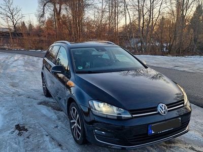 Schwarz Gebraucht 2016 VW Golf VII Highline Kombi | 12.100 € (Fairer Preis)