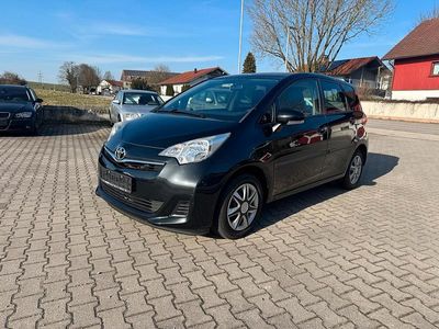 Gebraucht Toyota Verso-S 99 PS (72 kW) 2014 Schwarz Van / Kleinbus