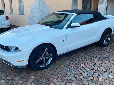 Gebraucht Ford Mustang 320 PS (235 kW) 2010 Weiß Cabrio