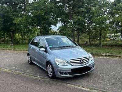 Mercedes B200