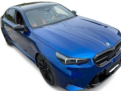 Nuova BMW M5 727 CV (534 kW) 2026 Blu Berlina