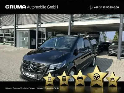 Gebraucht Mercedes V220 Style 163 PS (119 kW) 2025 Obsidianschwarz Van / Kleinbus